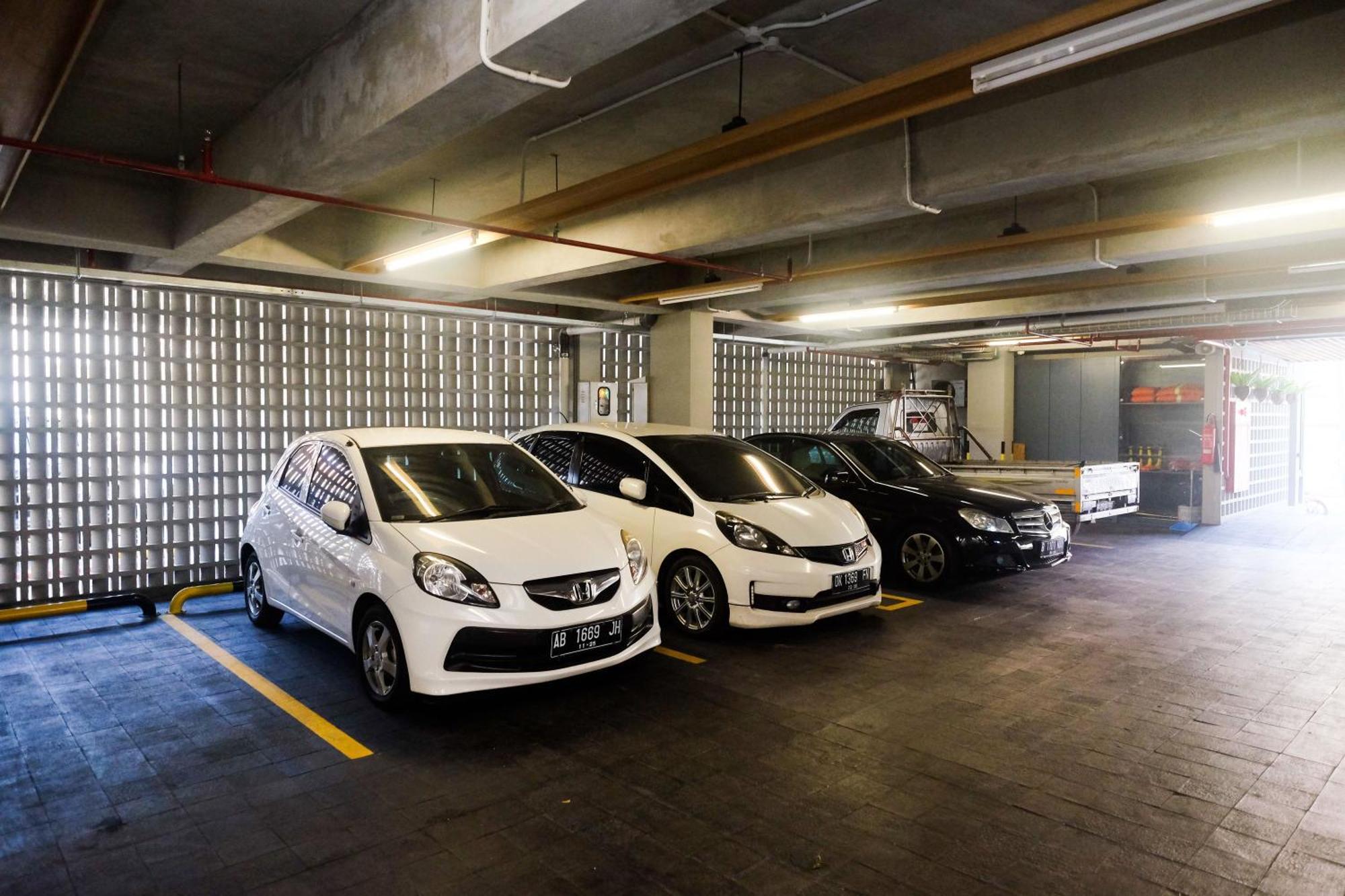 Sans Hotel Rg Living Jogja By Reddoorz Pakualaman 外观 照片