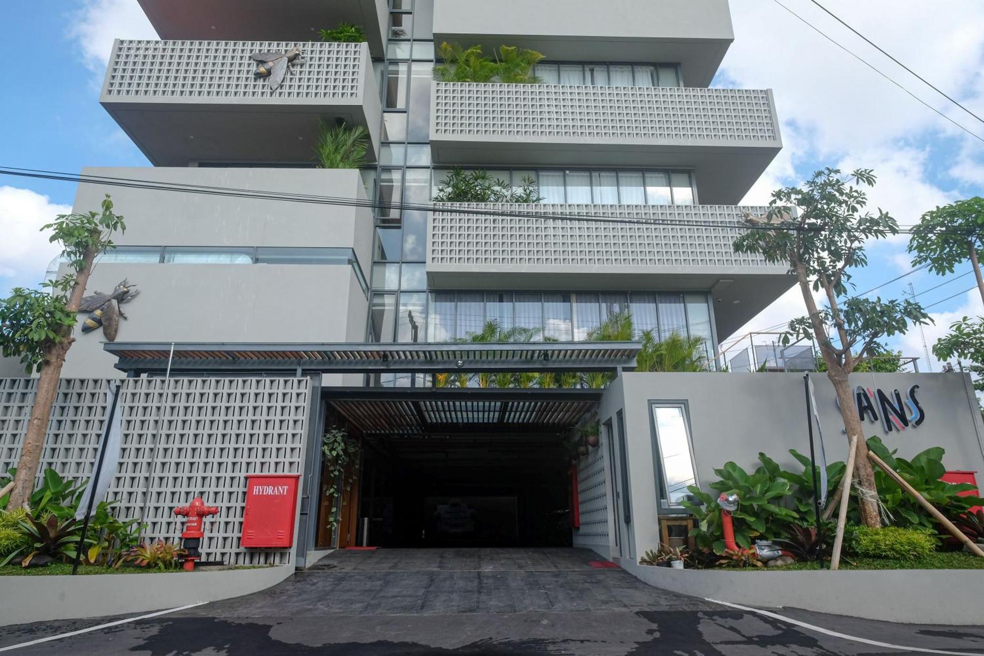 Sans Hotel Rg Living Jogja By Reddoorz Pakualaman 外观 照片