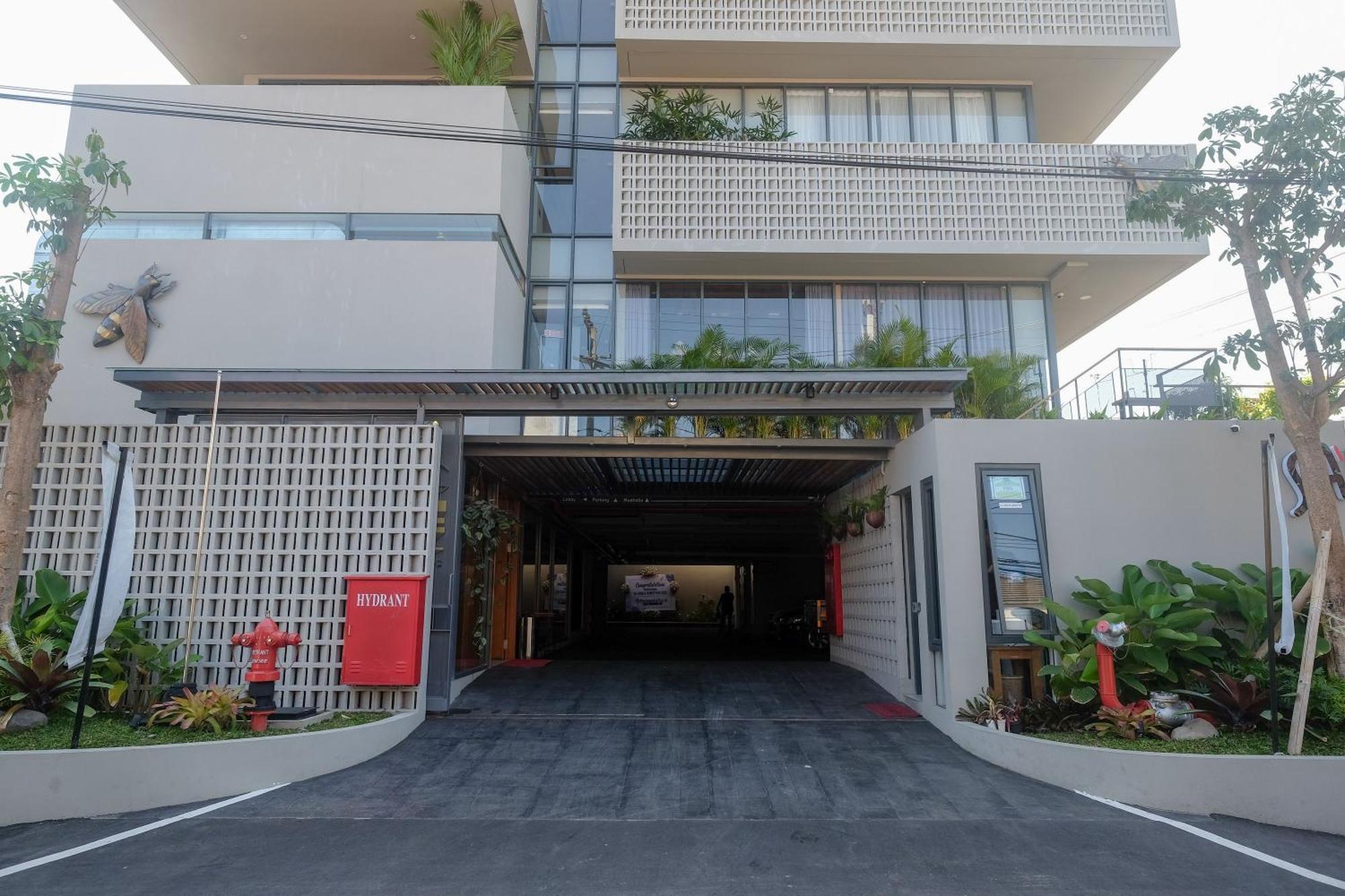 Sans Hotel Rg Living Jogja By Reddoorz Pakualaman 外观 照片