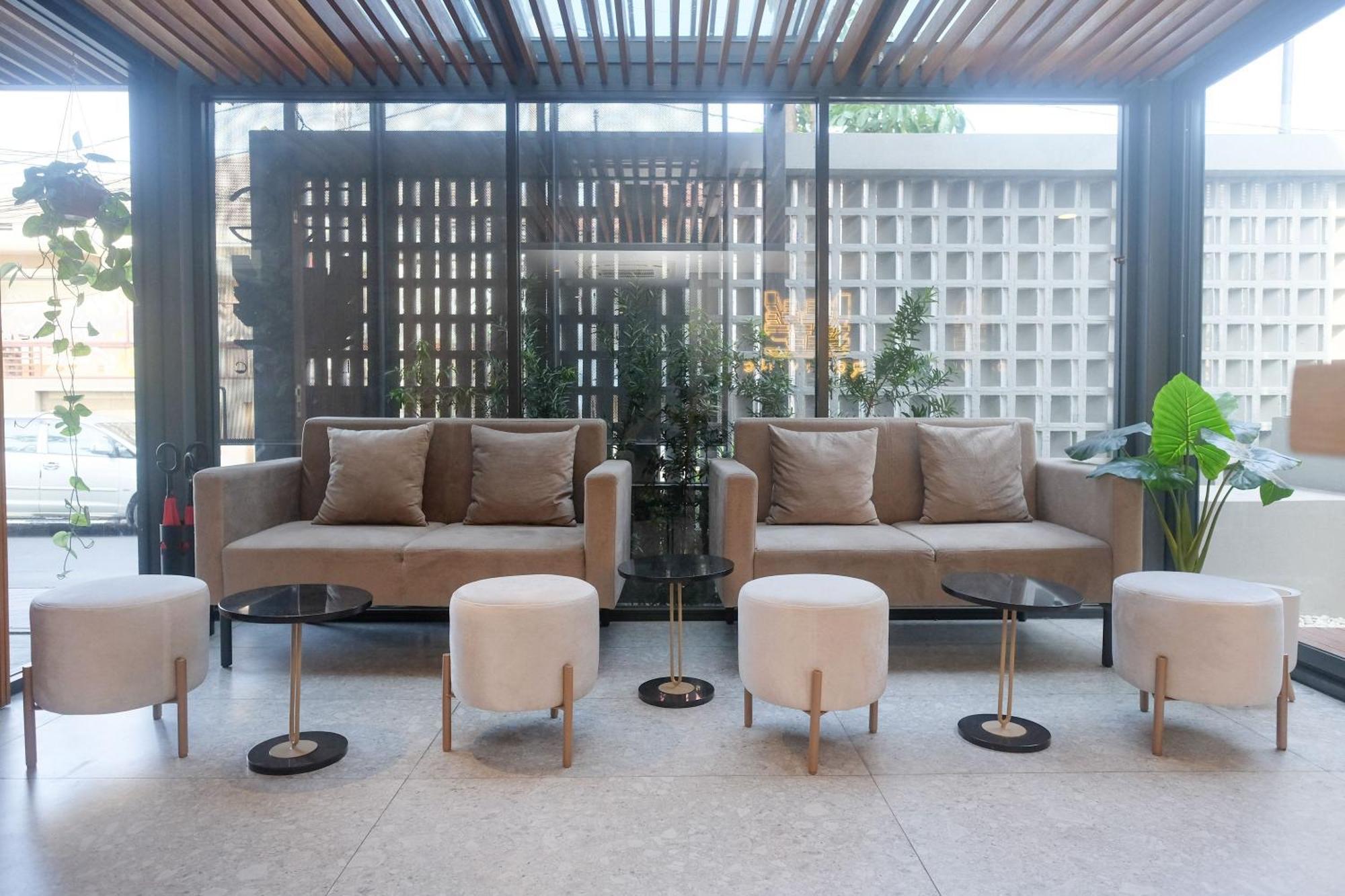 Sans Hotel Rg Living Jogja By Reddoorz Pakualaman 外观 照片