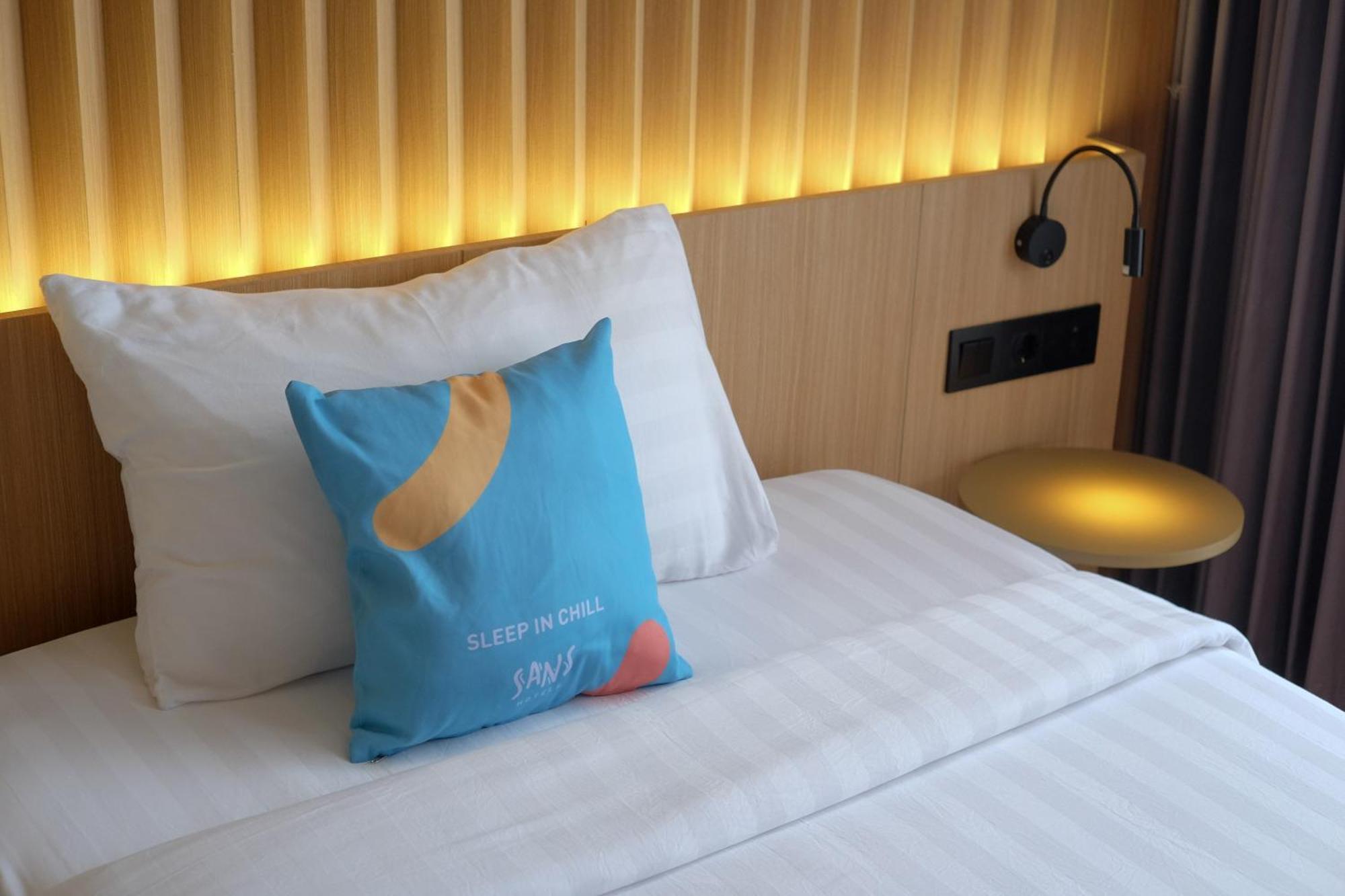 Sans Hotel Rg Living Jogja By Reddoorz Pakualaman 外观 照片