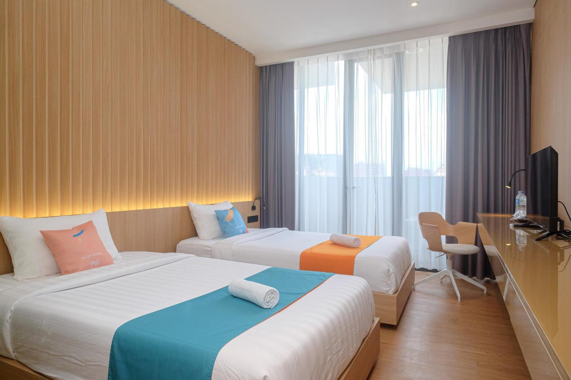 Sans Hotel Rg Living Jogja By Reddoorz Pakualaman 外观 照片