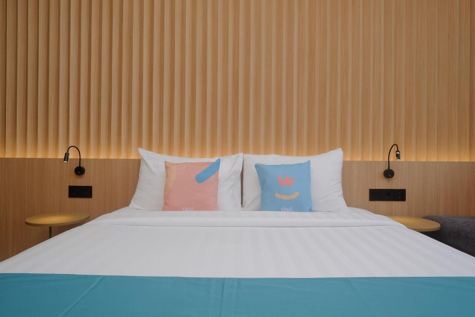 Sans Hotel Rg Living Jogja By Reddoorz Pakualaman 外观 照片