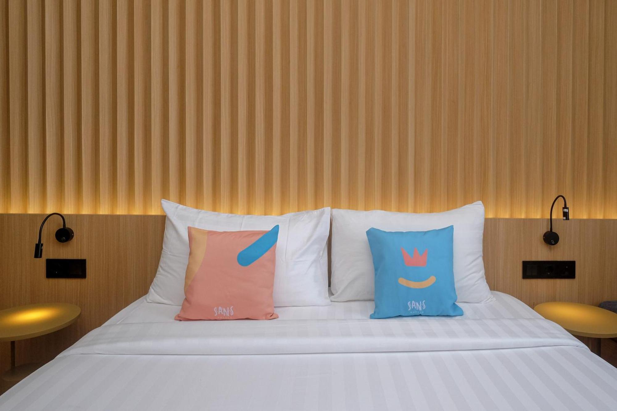 Sans Hotel Rg Living Jogja By Reddoorz Pakualaman 外观 照片