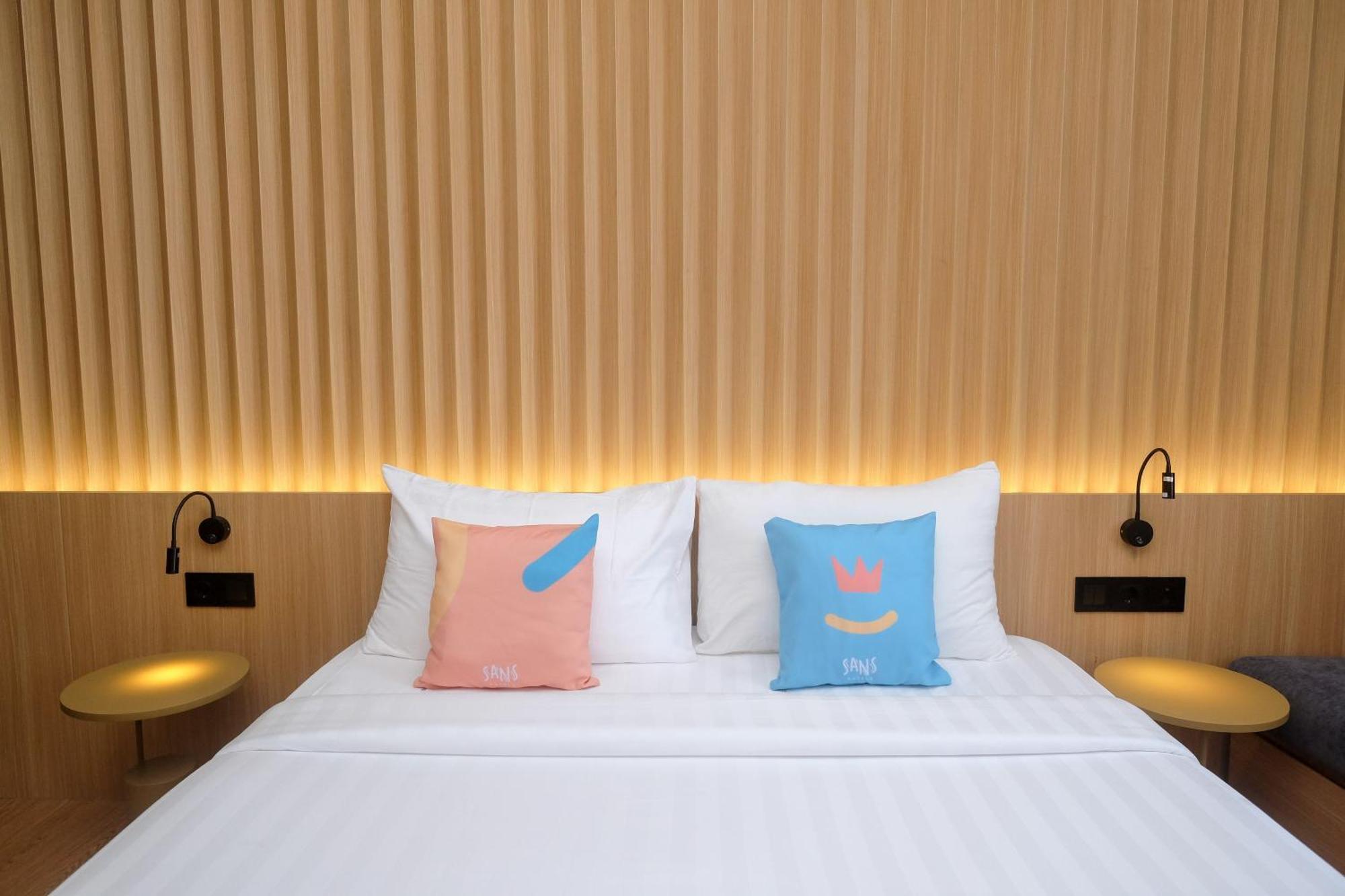 Sans Hotel Rg Living Jogja By Reddoorz Pakualaman 外观 照片