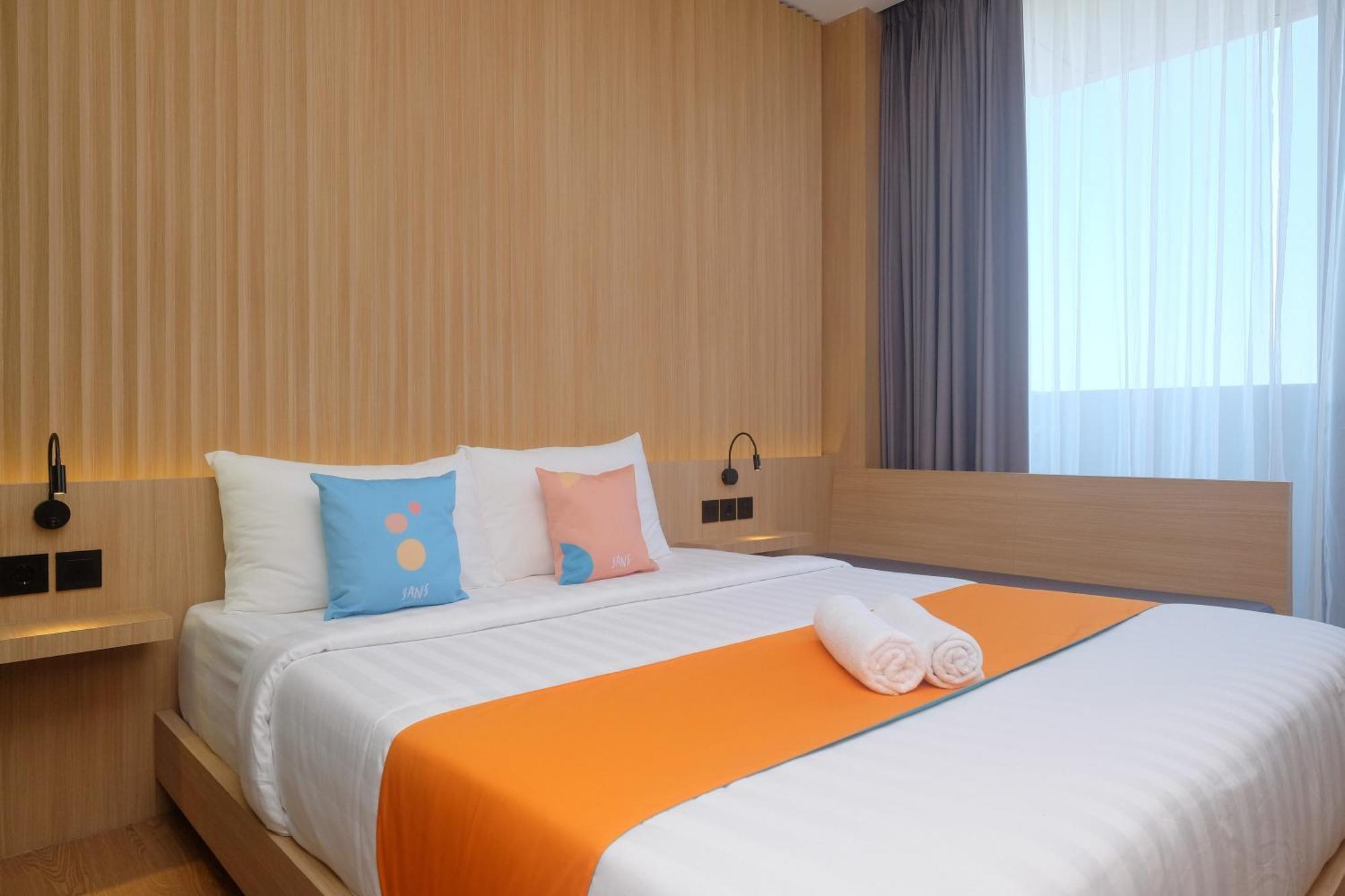 Sans Hotel Rg Living Jogja By Reddoorz Pakualaman 外观 照片